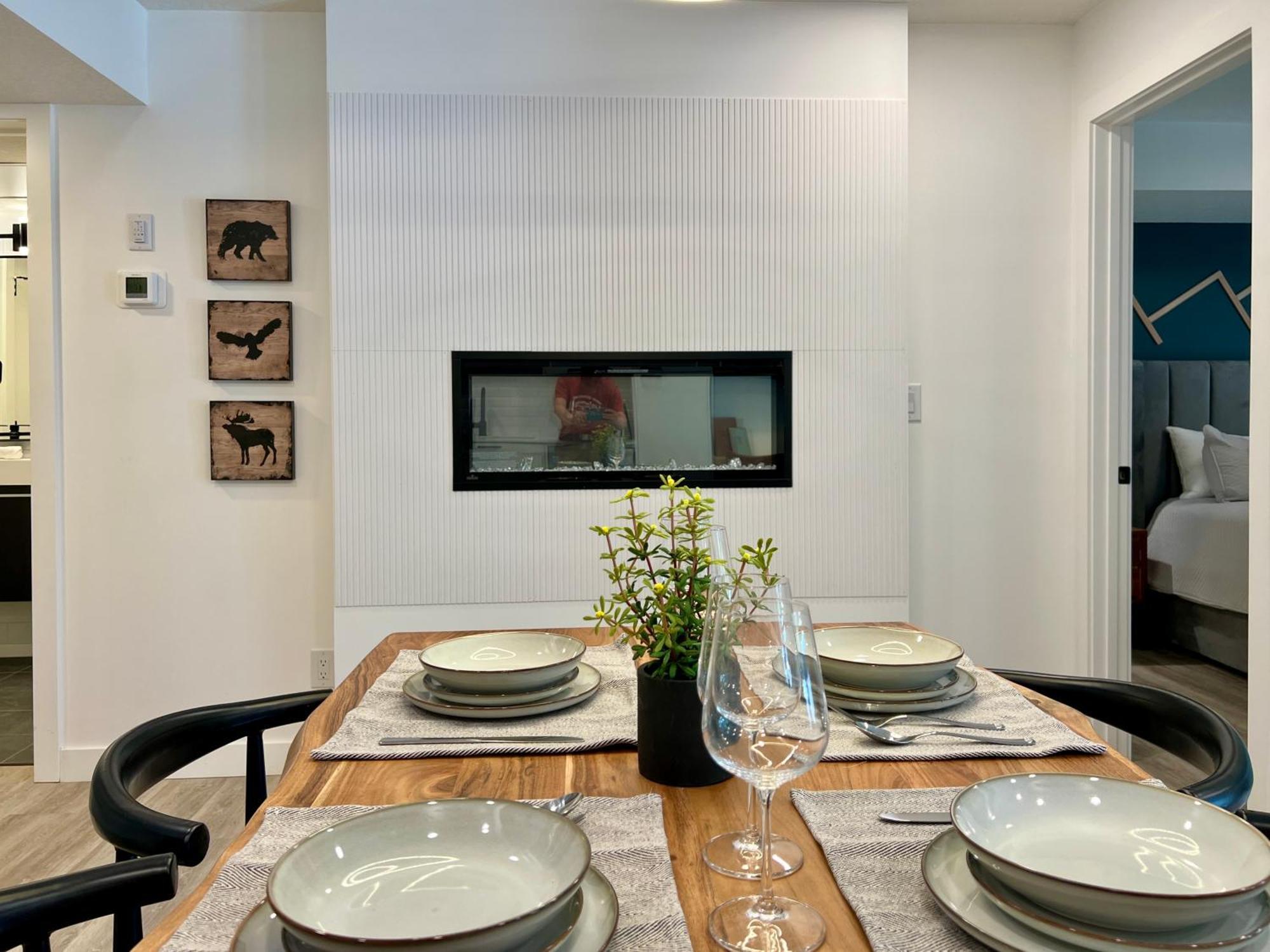 Апартаменты Special! New Downtown Mtn View Free Parking 2B&2B Канмор Экстерьер фото
