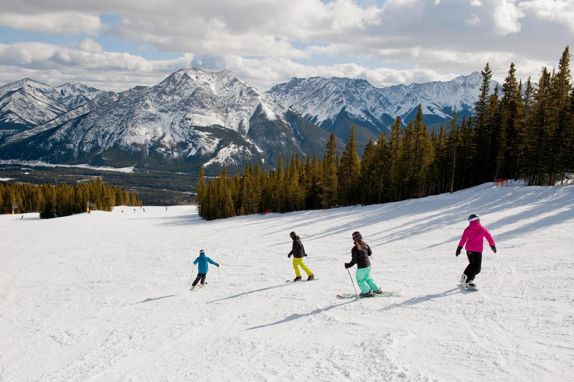 Апартаменты Special! New Downtown Mtn View Free Parking 2B&2B Канмор Экстерьер фото